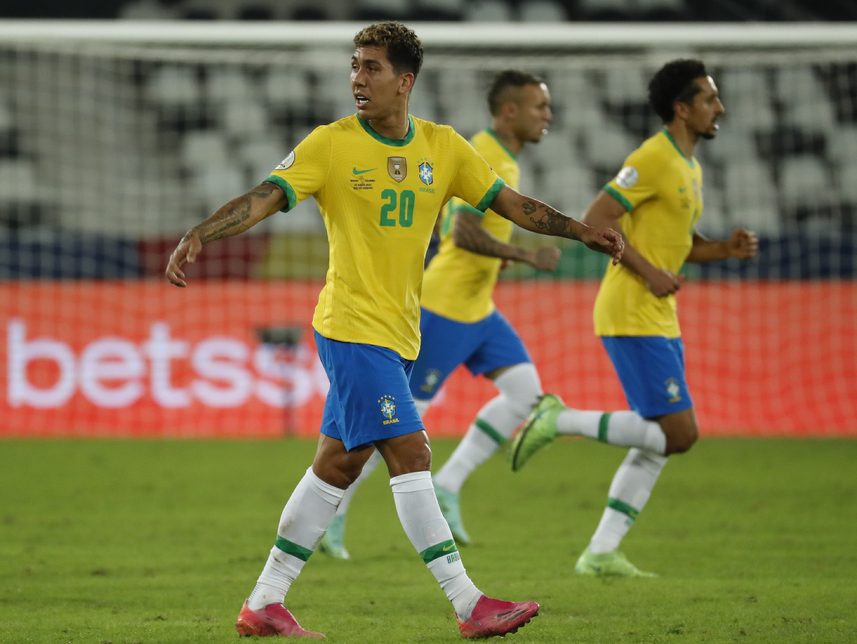Roberto Firmino v drese Brazílie