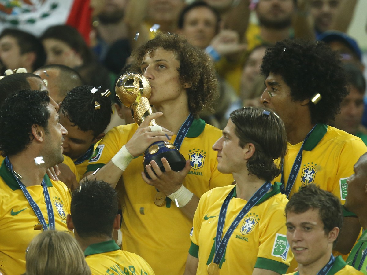Hráči Brazílie oslavujú zlatý hetrik