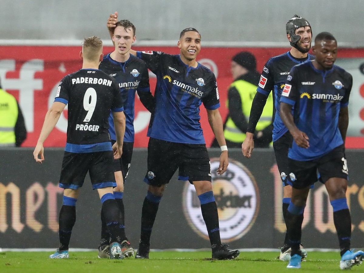 Paderborn zvíťazil nad Eintrachtom Frankfurt 