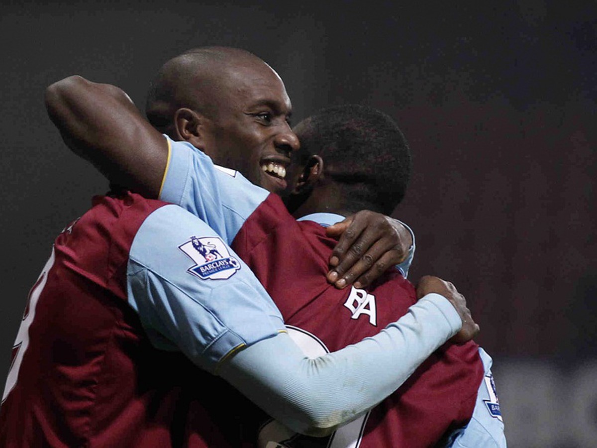 Carlton Cole a Demba Ba
