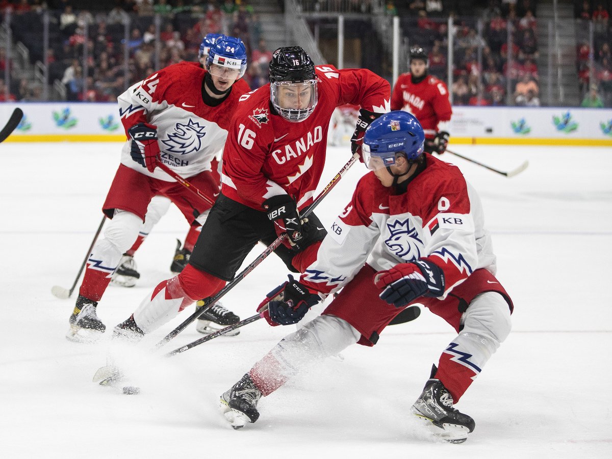 Najväčšia hviezda Kanady Connor Bedard v súboji s českými hokejistami 