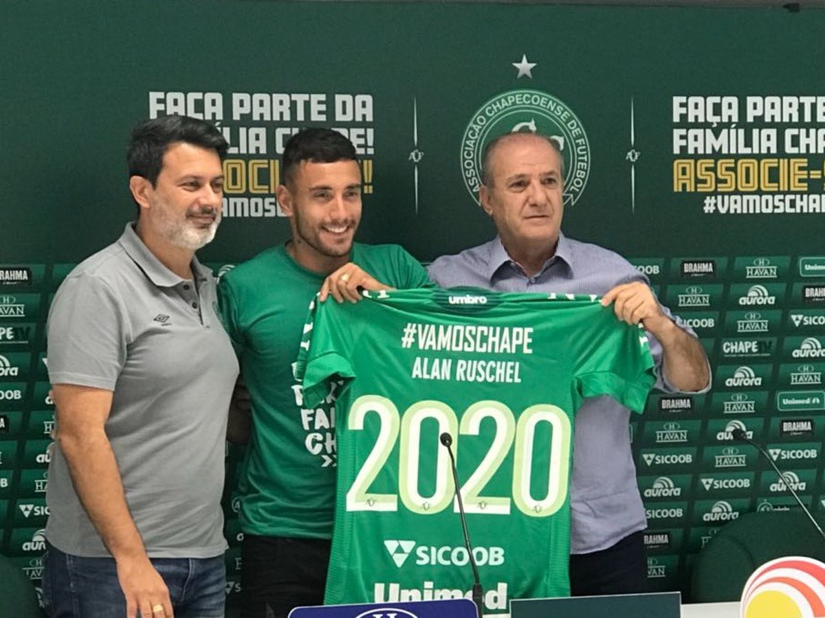 Brazílsky futbalový klub Chapecoense predĺžil zmluvu s obrancom Alanom Ruschelom