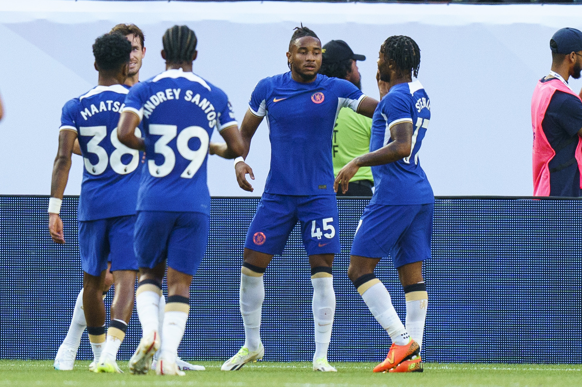 Christopher Nkunku (45) a jeho gólová radosť v prípravnom zápase Chelsea
