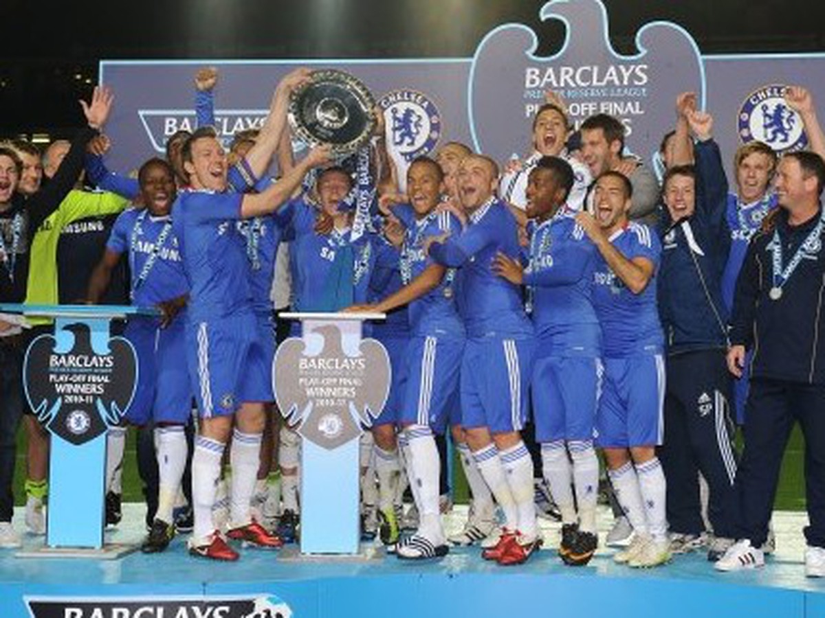 Mladíci Chelsea sa tešia z titulu