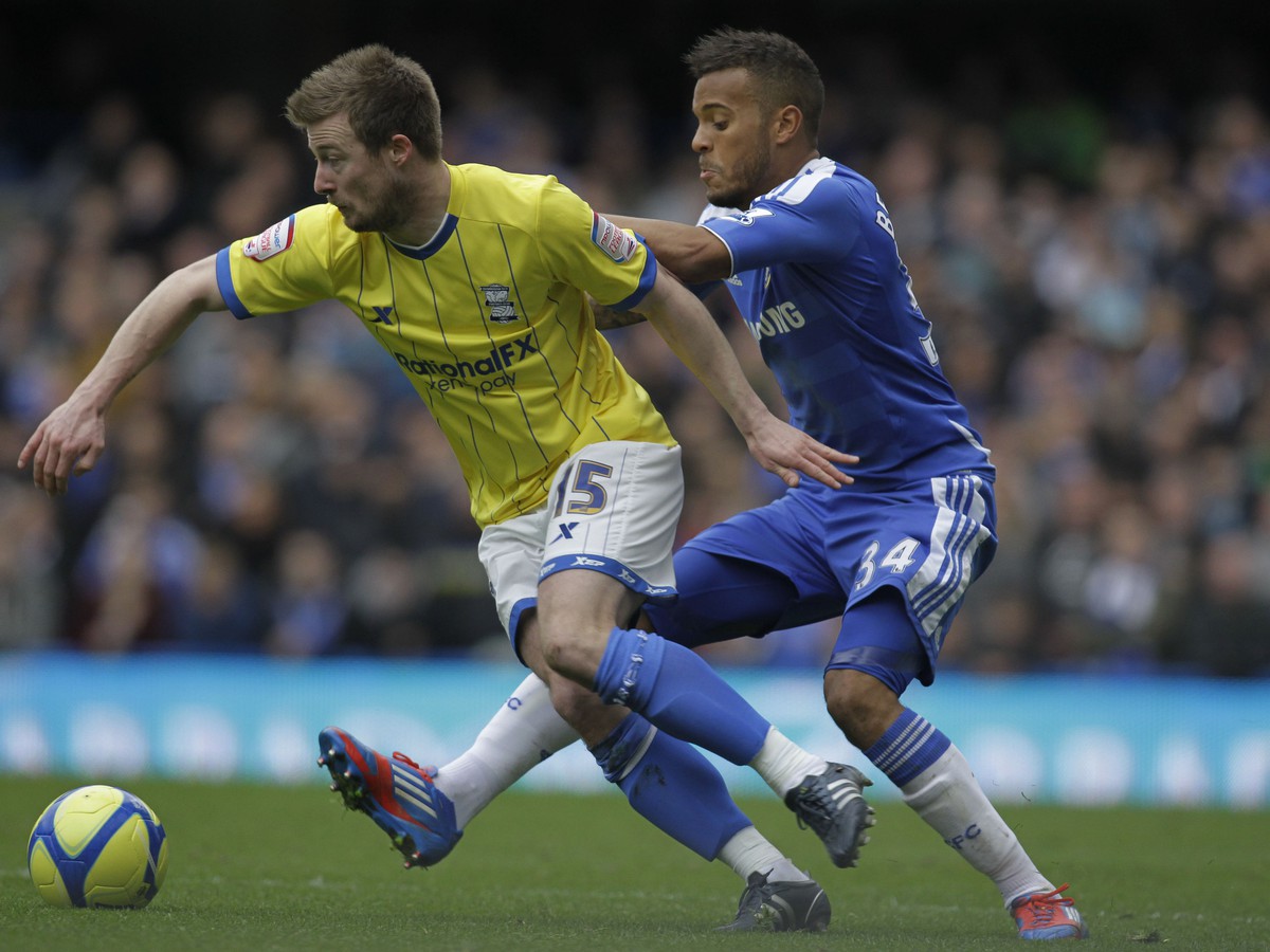 Ryan Bertrand a Wade Elliott
