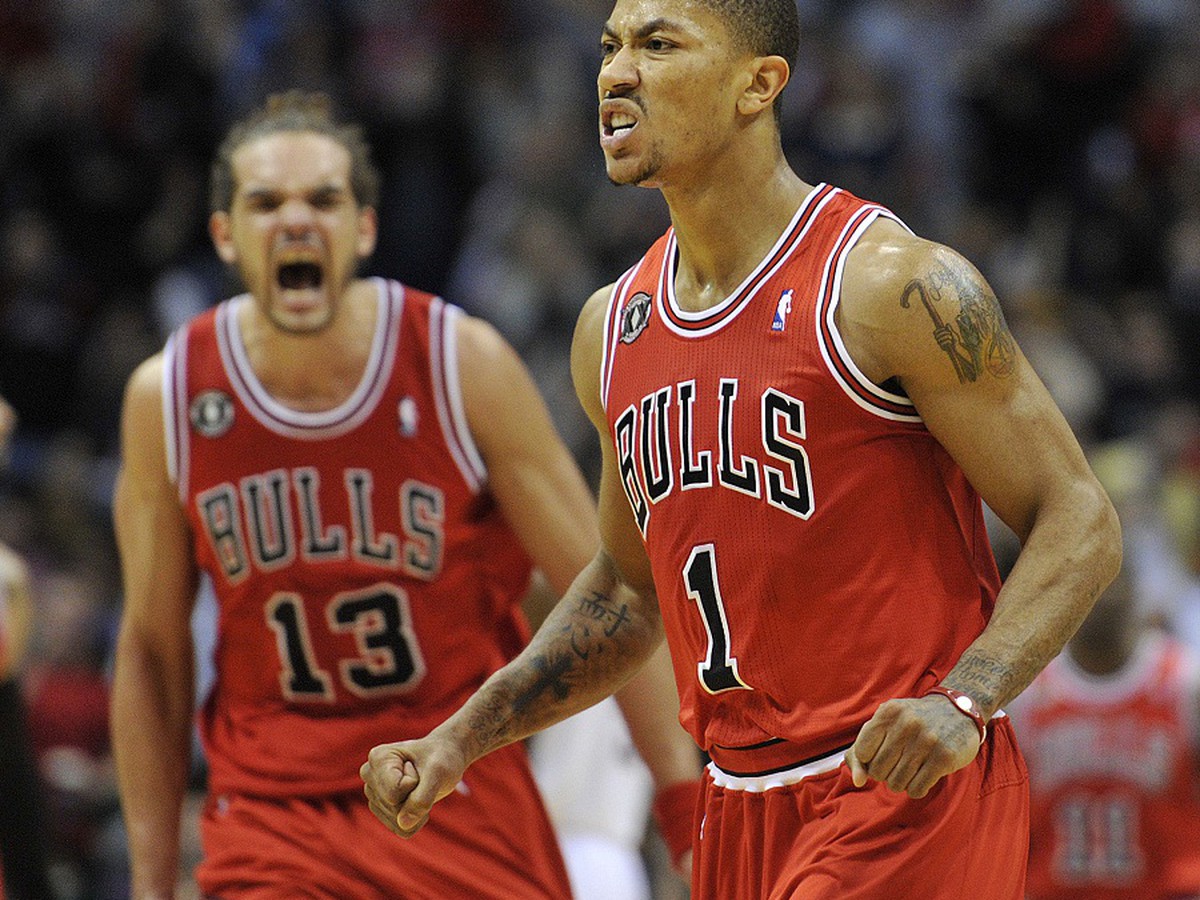 Joakim Noah a Derrick Rose