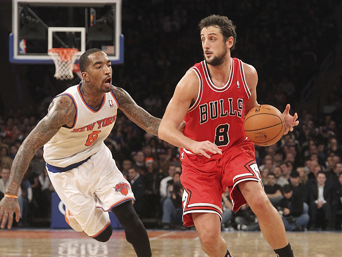 Marco Belinelli (vpravo) a J.R. Smith