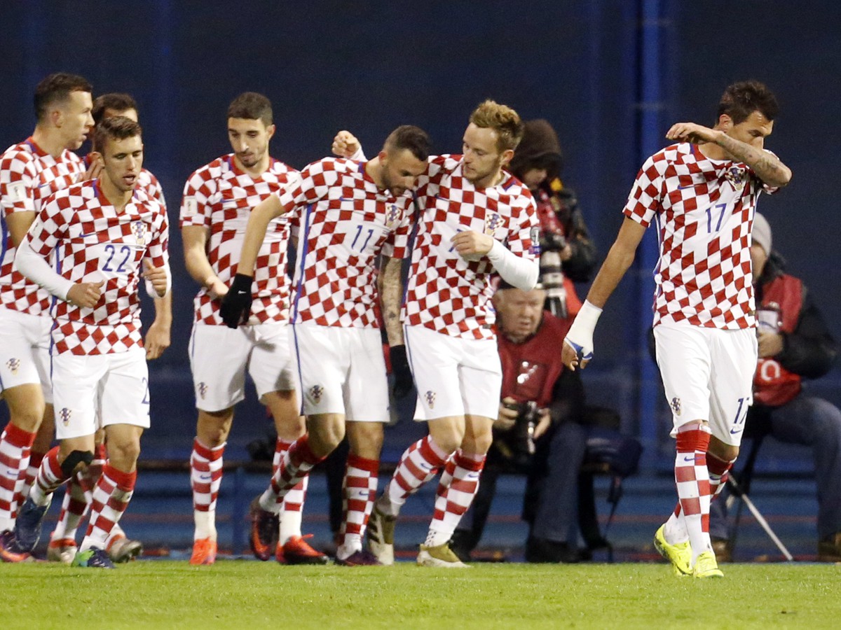 Chorvátski hráči oslavujú úvodný gól