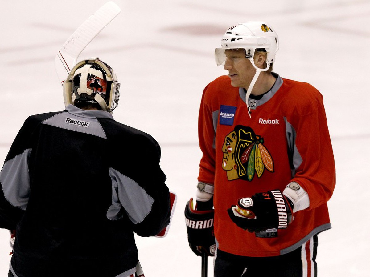 Crawford diskutuje s Hossom
