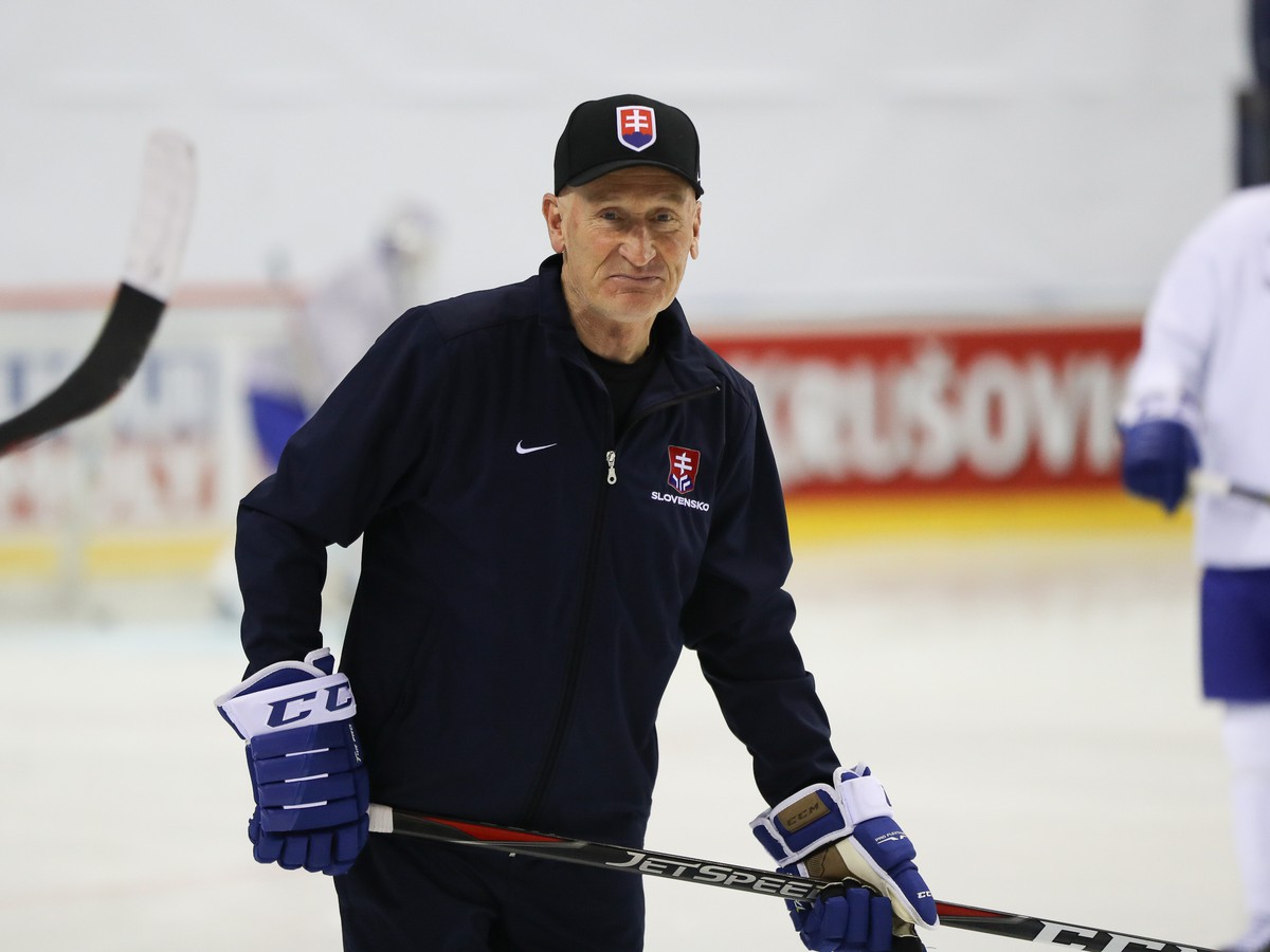 Tréner slovenskej hokejovej reprezentácie Craig Ramsay 