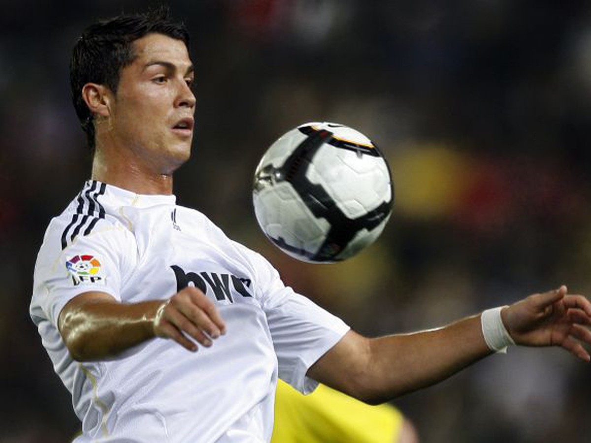 Cristiano Ronaldo už strieľa góly v bielom drese