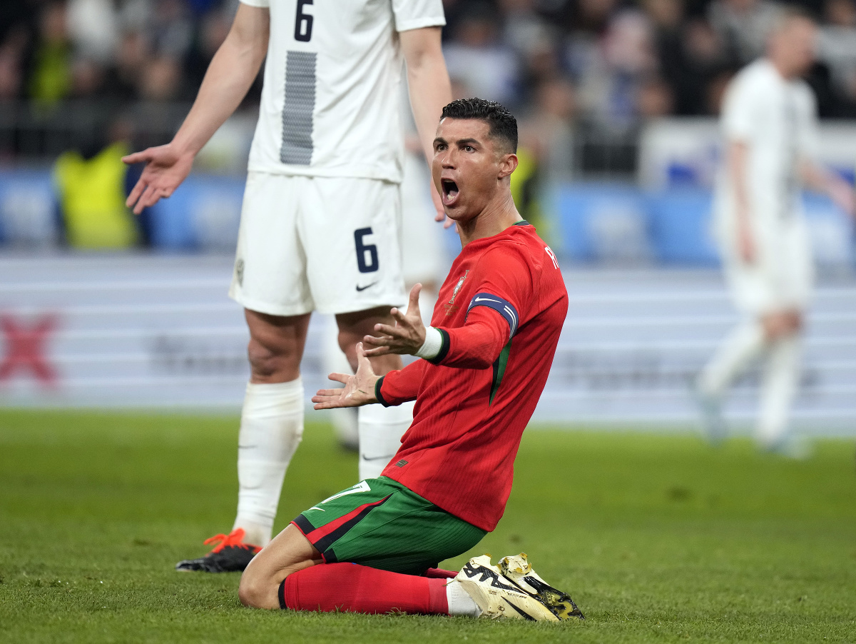 Frustrovaný Cristiano Ronaldo počas zápasu Portugalska 
