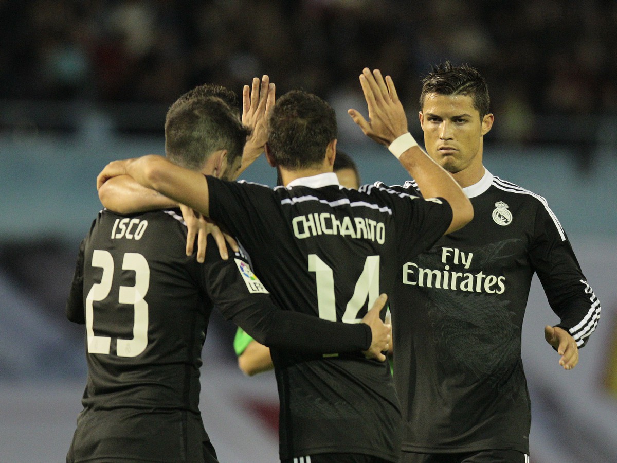 Chicarito, Cristiano Ronaldo a Isco oslavujú gól Realu