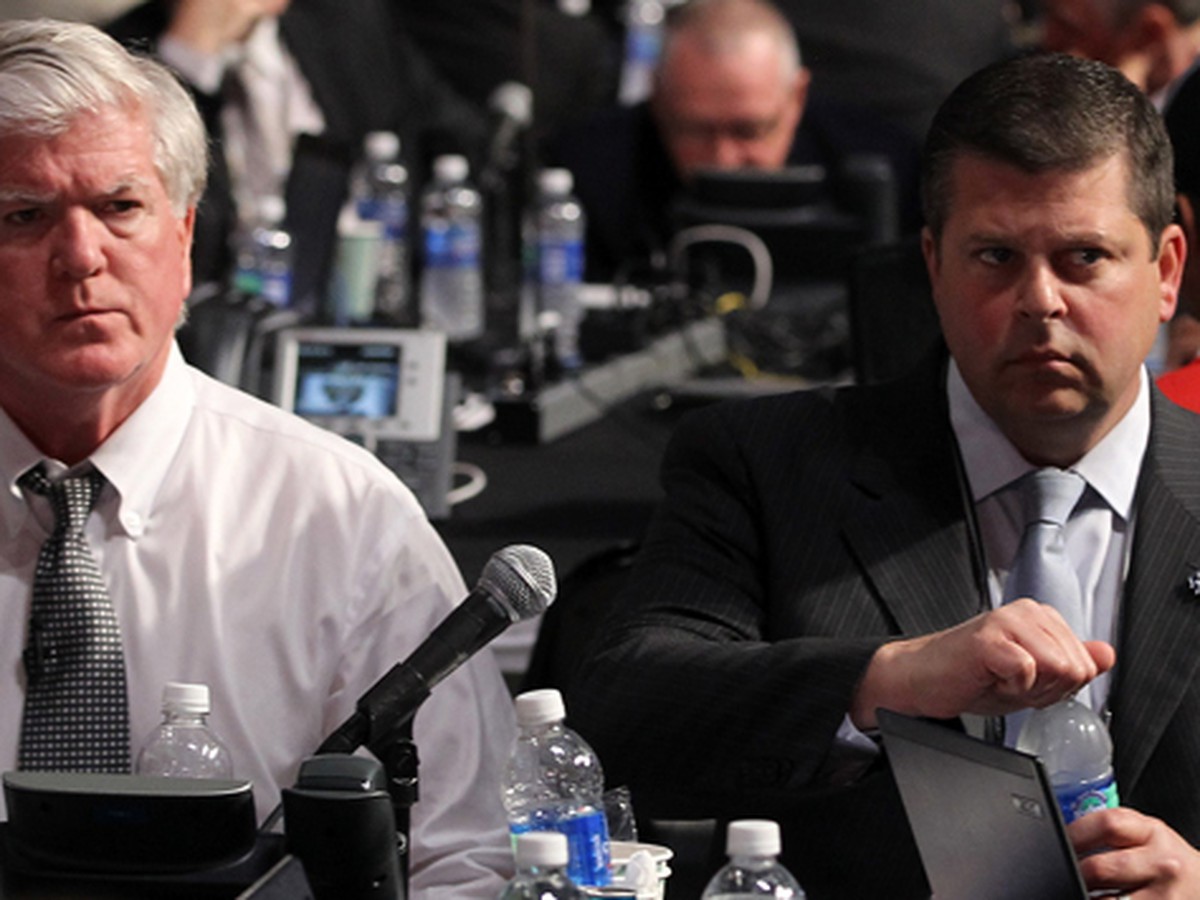 Dave Nonis na poste generálneho manažéra Maple Leafs vystriedal Briana Burkea
