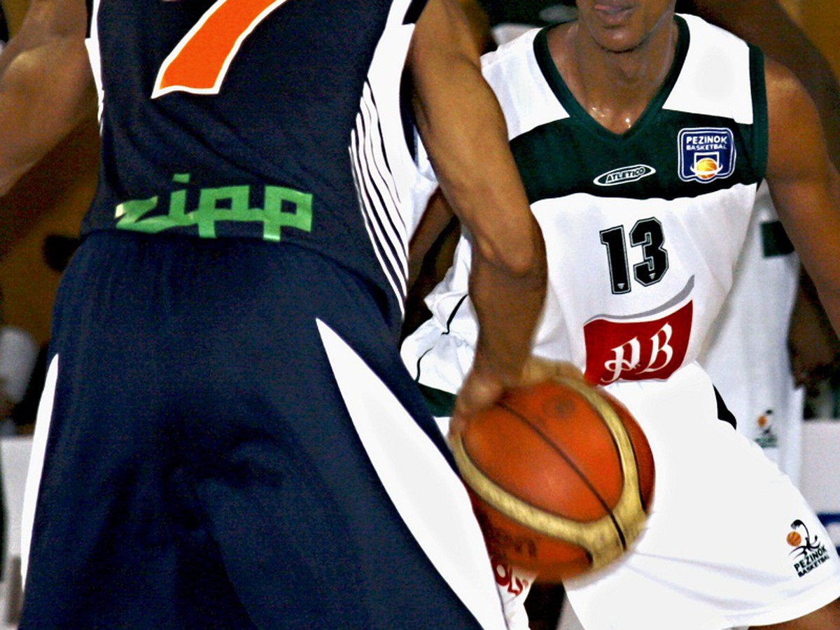 Domáci David Jackson a Edward Scott 