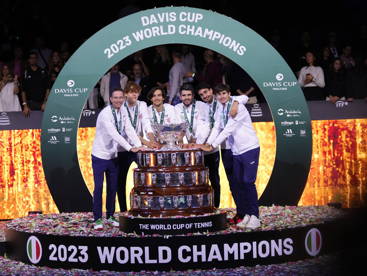 Tenisti Talianska oslavujú triumf Davisovom pohári