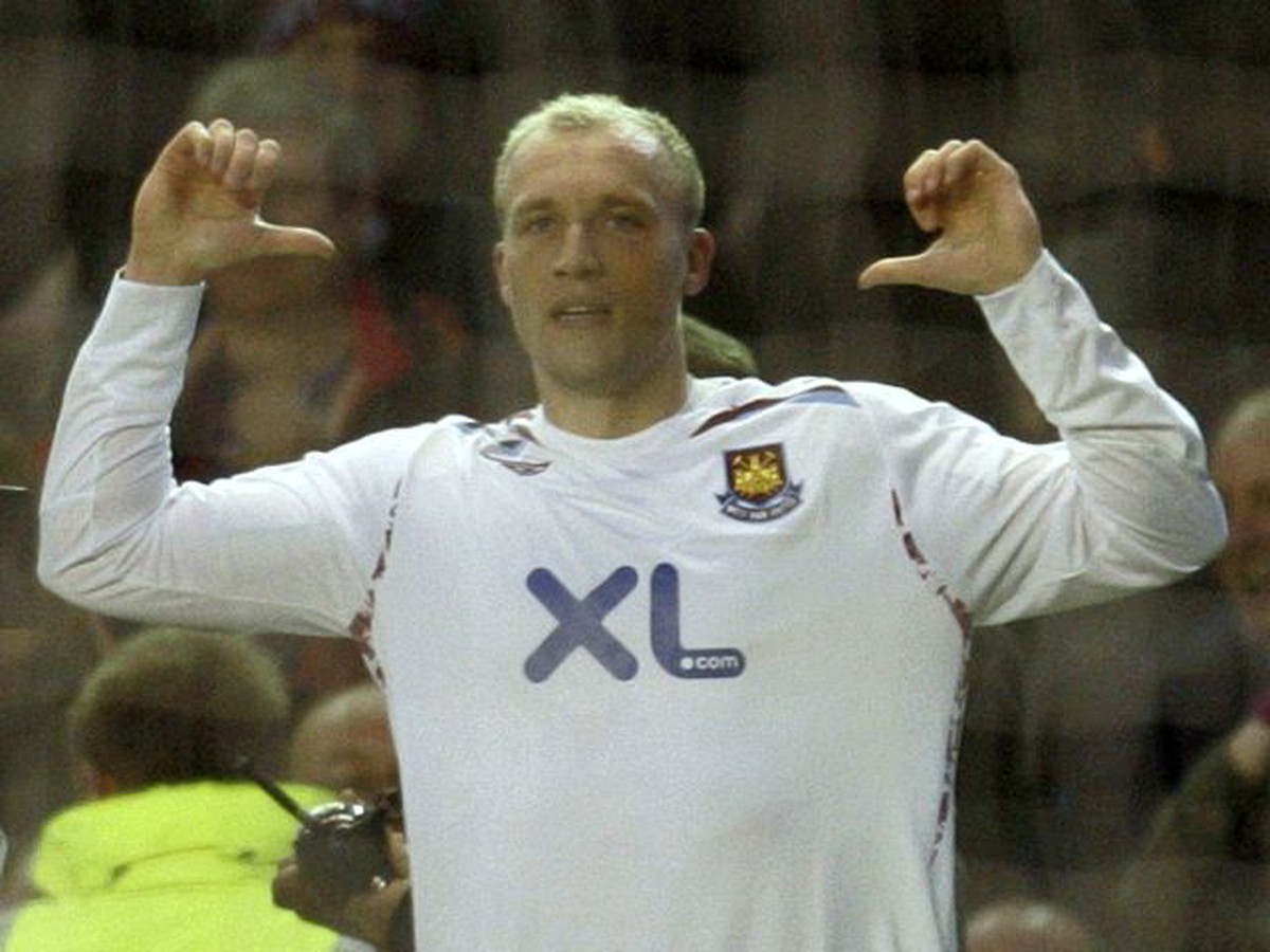 Dean Ashton