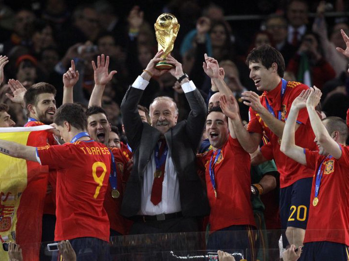 Сколько раз становилась чемпионом сборная команда испании. Сборная Испании 2010. Сборная Испании на ЧМ 2010. Испания чемпион 2010.