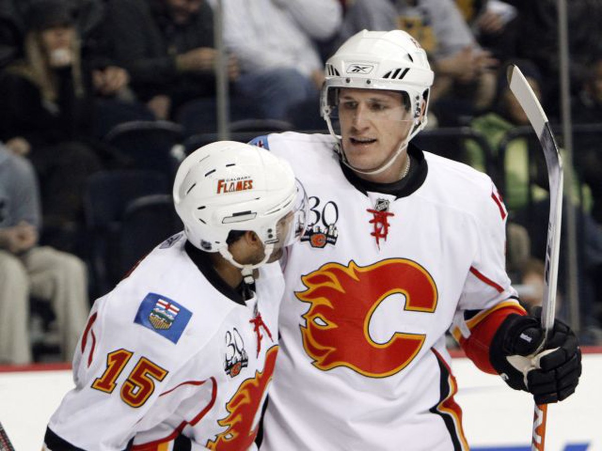 Dion Phaneuf si už dres Calgary neoblečie