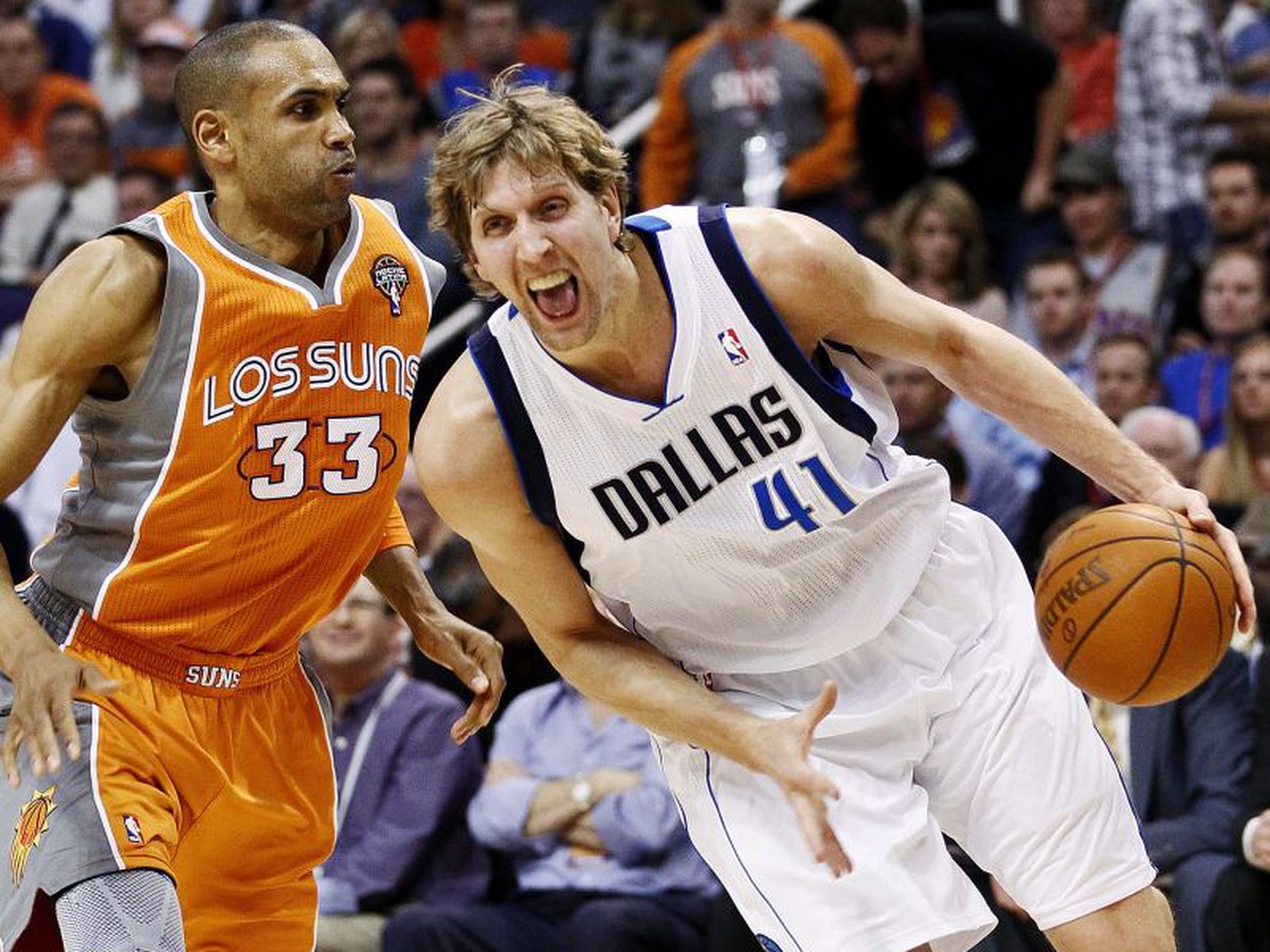 Grant Hill a Dirk Nowitzki 