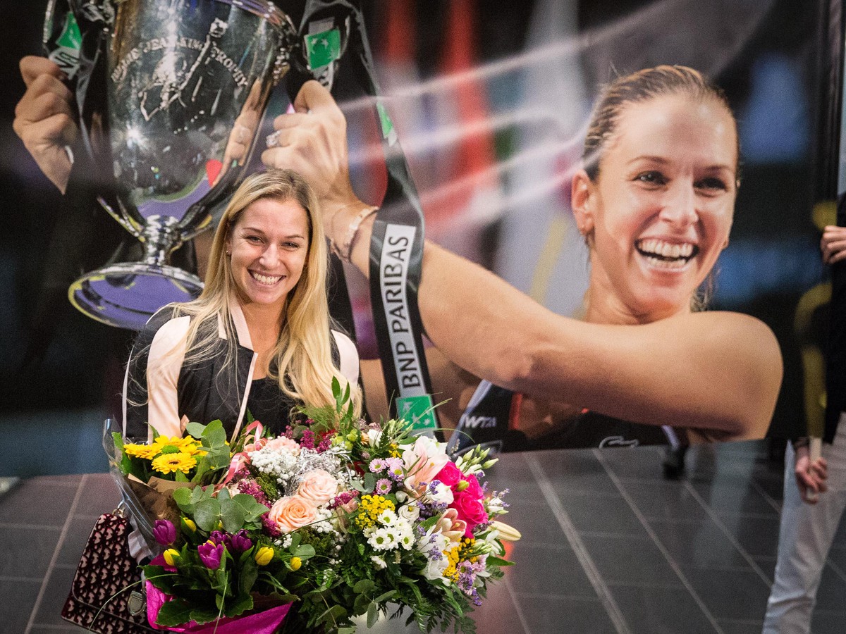 Víťazka WTA Finals v Singapure 2016 a piata najlepšia tenistka sveta Dominika Cibulková po prílete na Letisko Viedeň-Schwechat