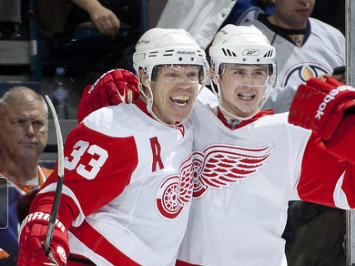 Zahrá si Tomáš Tatar (vpravo) opäť v NHL?