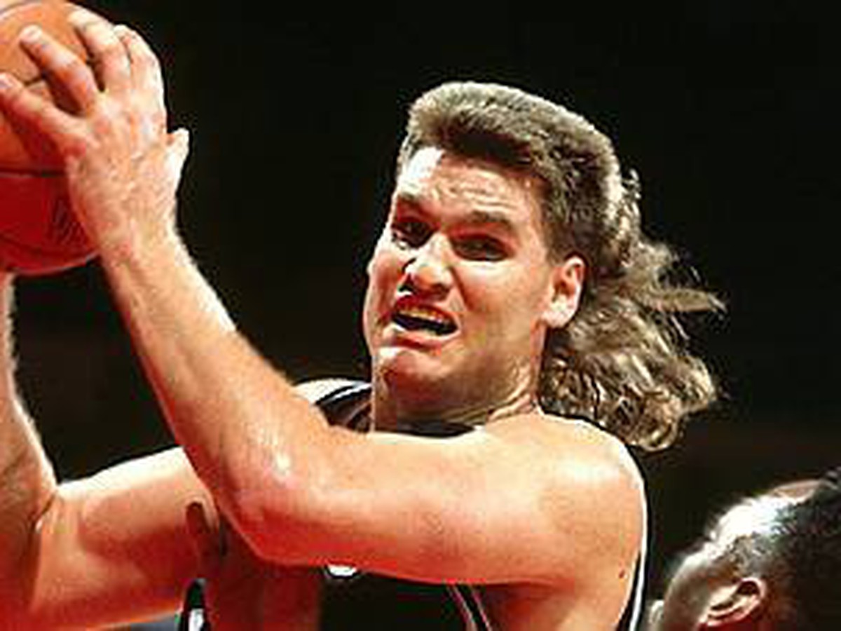 Dwayne Schintzius