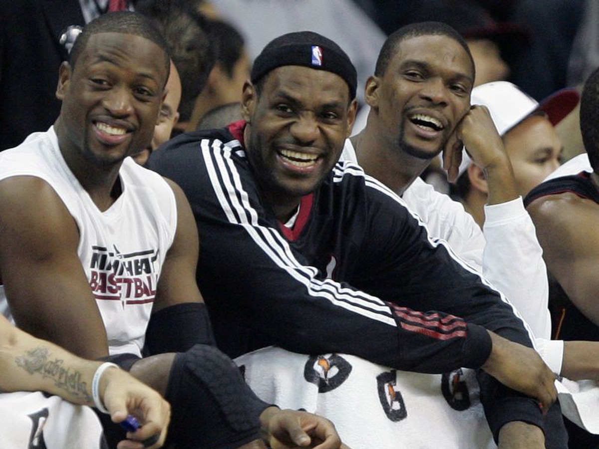 Hviezdne trio Miami na lavičke - Wade, James a Bosh