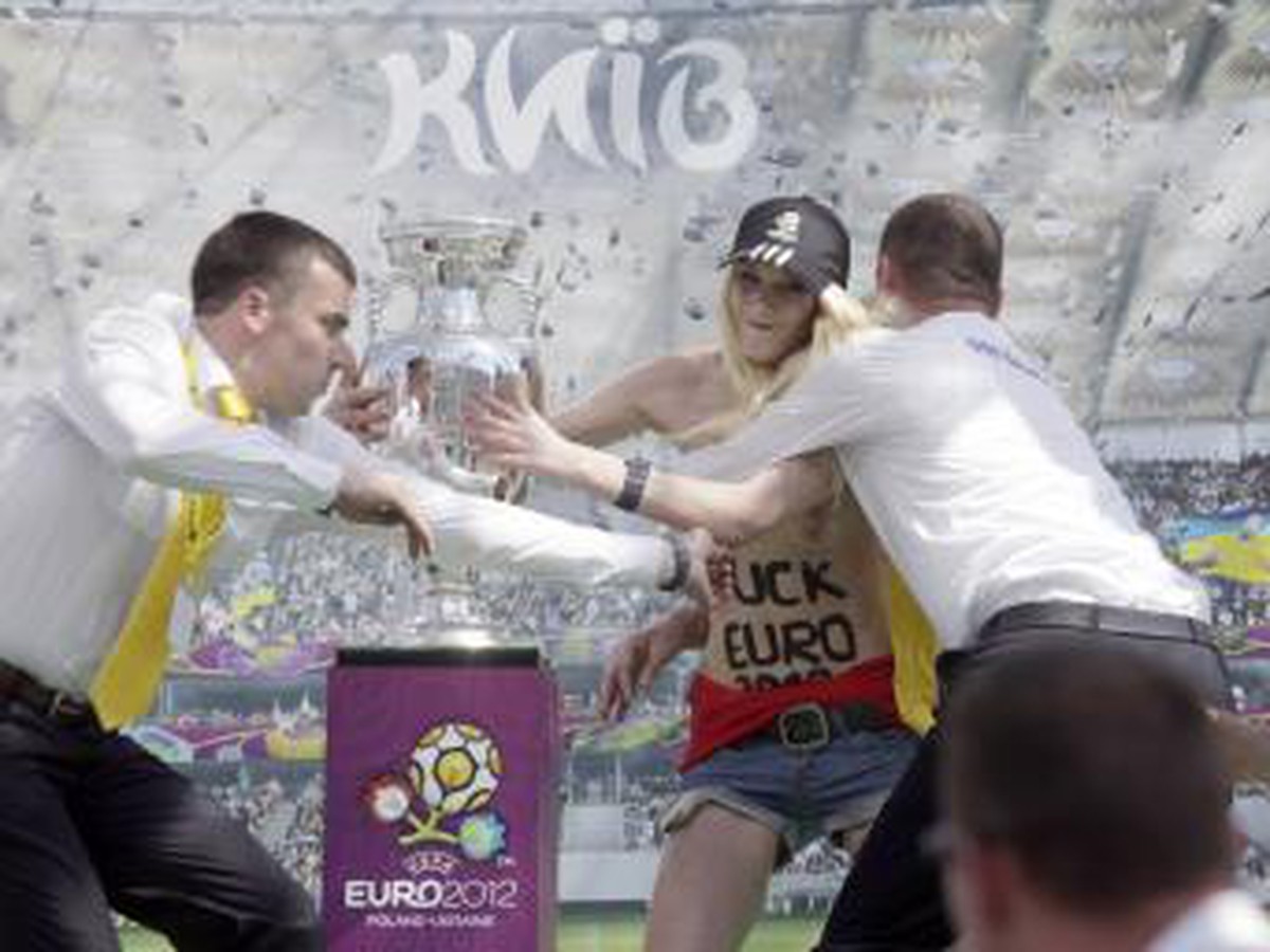 Ukrajinská feministka protestovala proti EURO 2012