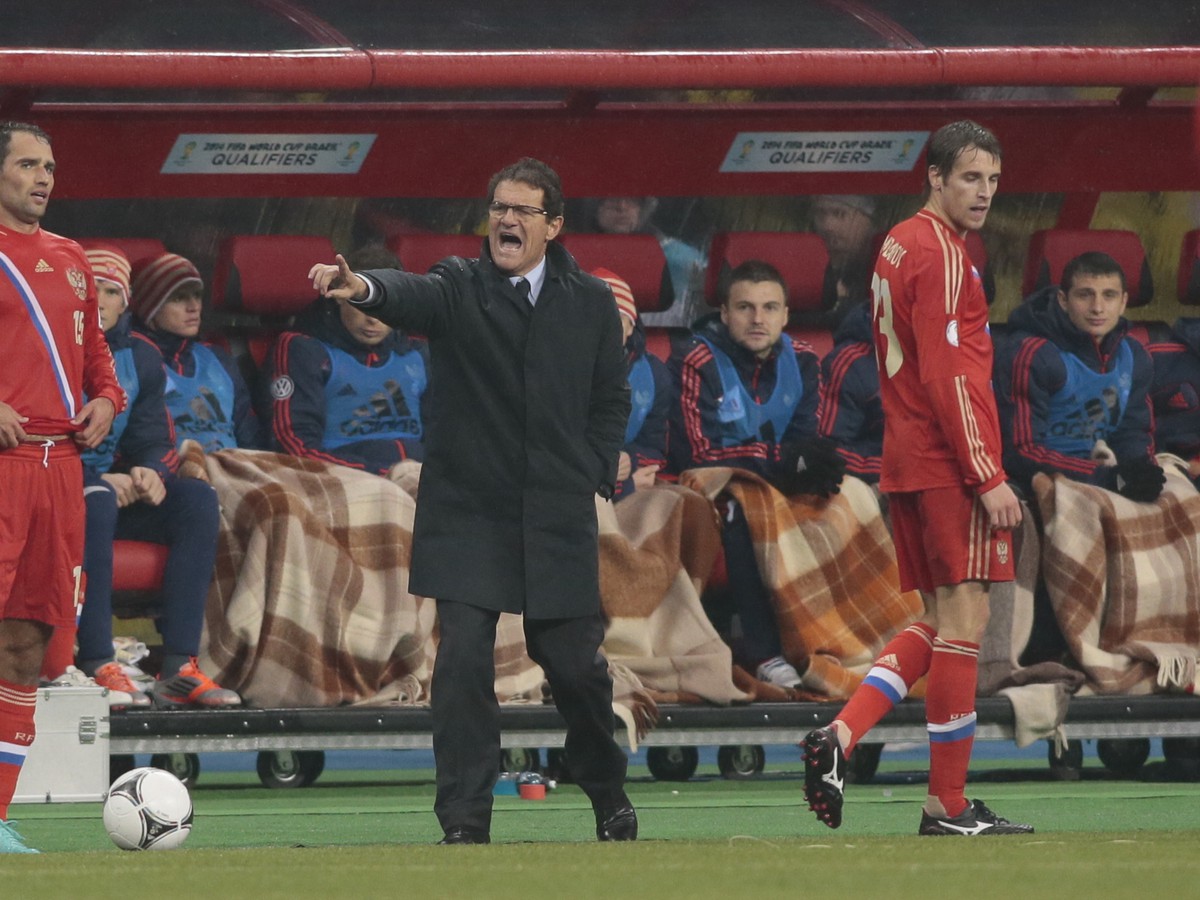 Fabio Capello dáva inštrukcie svojim zverencom