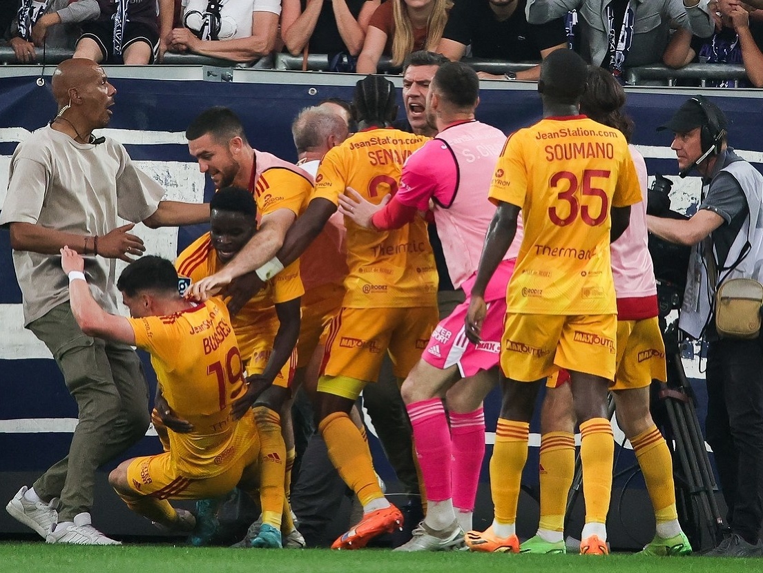 Lucas Buades pri gólovej oslave napadnutý fanúšikom domácich