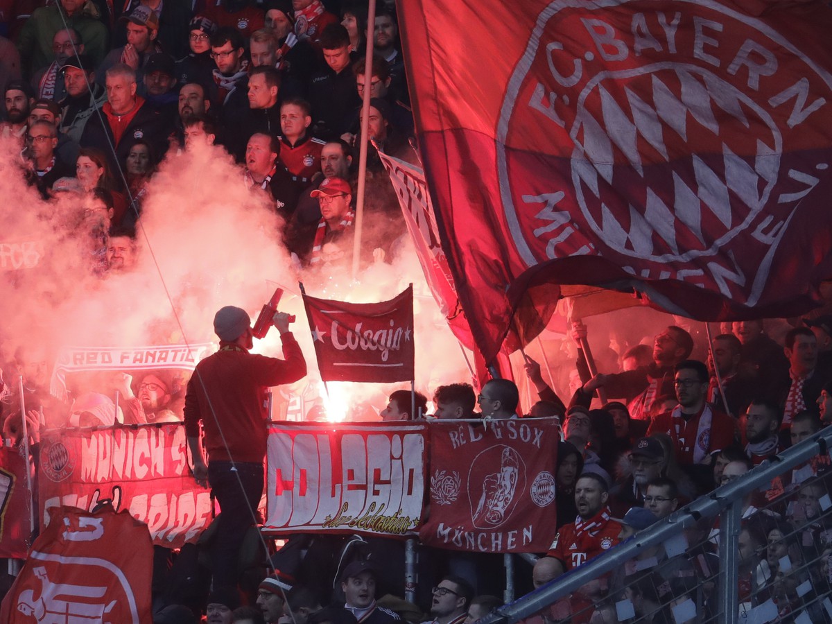 Červené peklo v podaní fanúšikov Bayernu