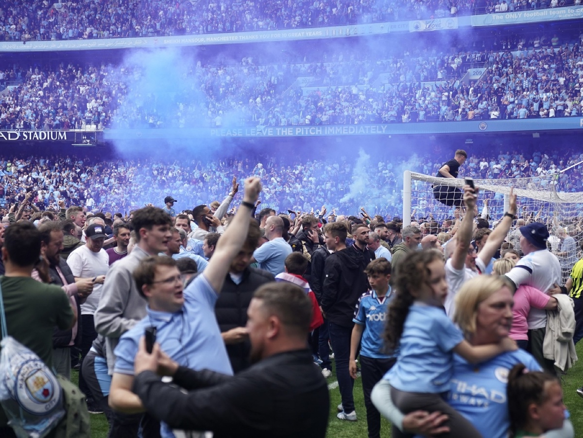 Fanúšikovia Manchestru City sa tešia po zisku titulu v anglickej Premier League