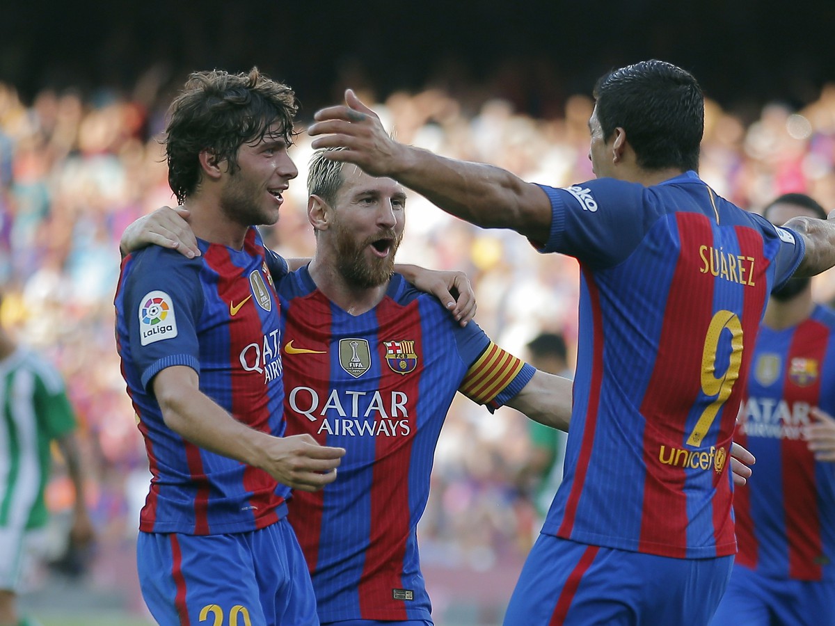 Radosť hráčov Barcelony po suverénnom víťazstve 