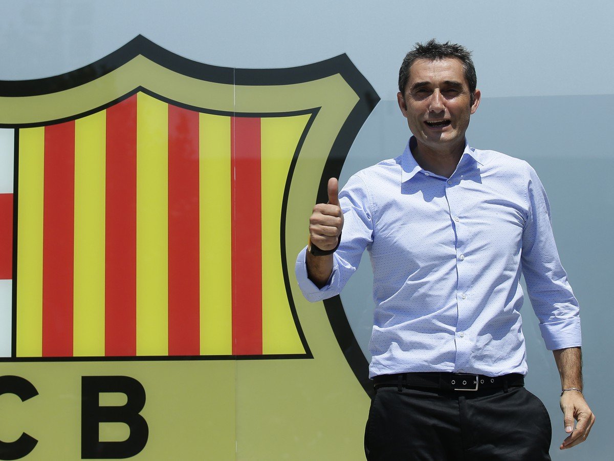 Na snímke nový tréner FC Barcelony Ernesto Valverde 