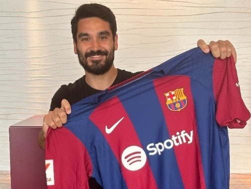Nemecký futbalový reprezentant Ilkay Gündogan sa stal definitívne hráčom FC Barcelona