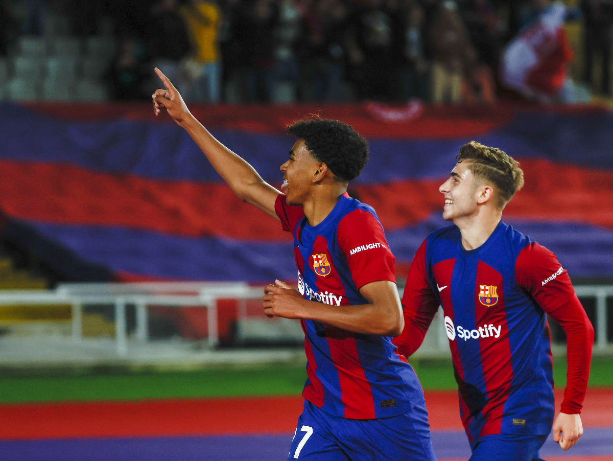 Lamine Yamal oslavuje víťazný gól Barcelony