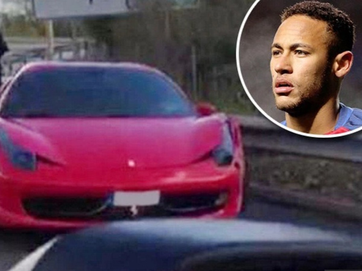Neymar rozmlátil svoje Ferrari 458 Spider