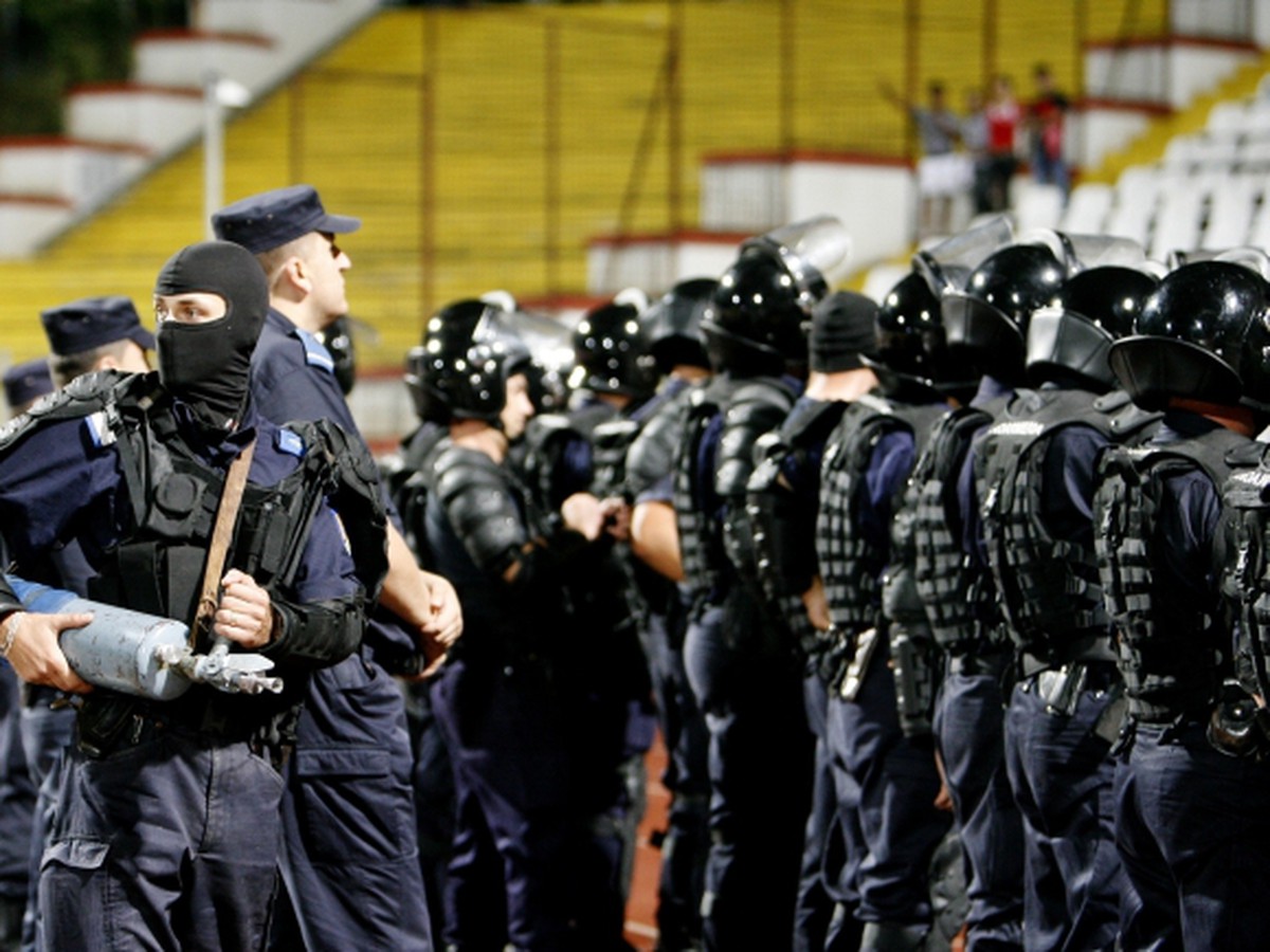 Rumunskí policajti situáciu nezvládli