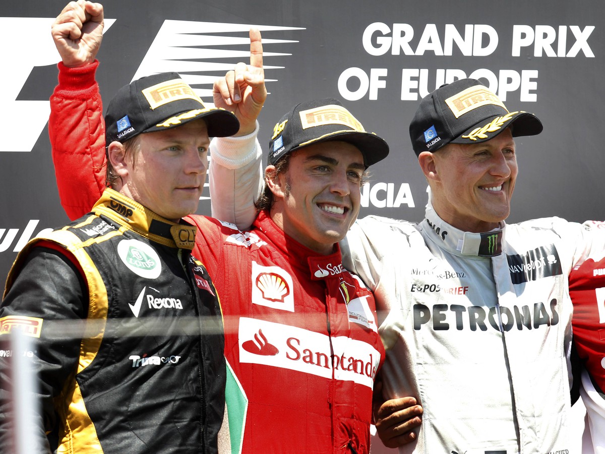 Stupeň víťazov na VC Európy (zľava: Raikkonen, Alonso a M. Schumacher)