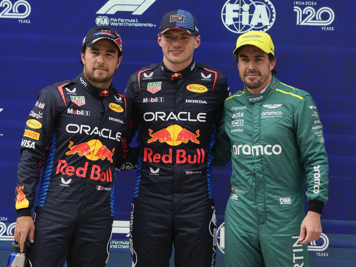 Max Verstappen, Sergio Pérez a Fernando Alonso po kvalifikácii na VC Číny