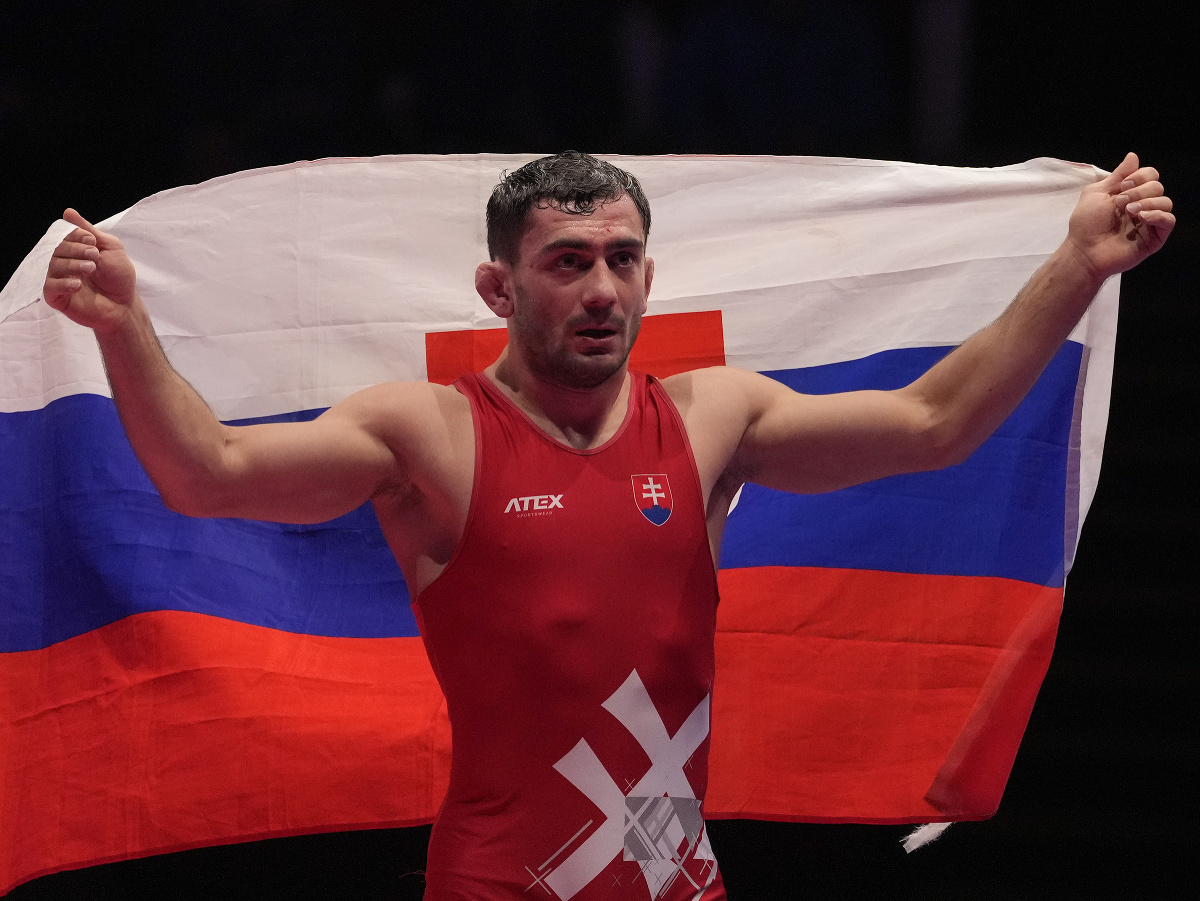 Slovenský zápasník Tajmuraz Salkazanov sa stal štvrtýkrát za sebou majstrom Európy vo voľnom štýle v kategórii do 74 kg.
