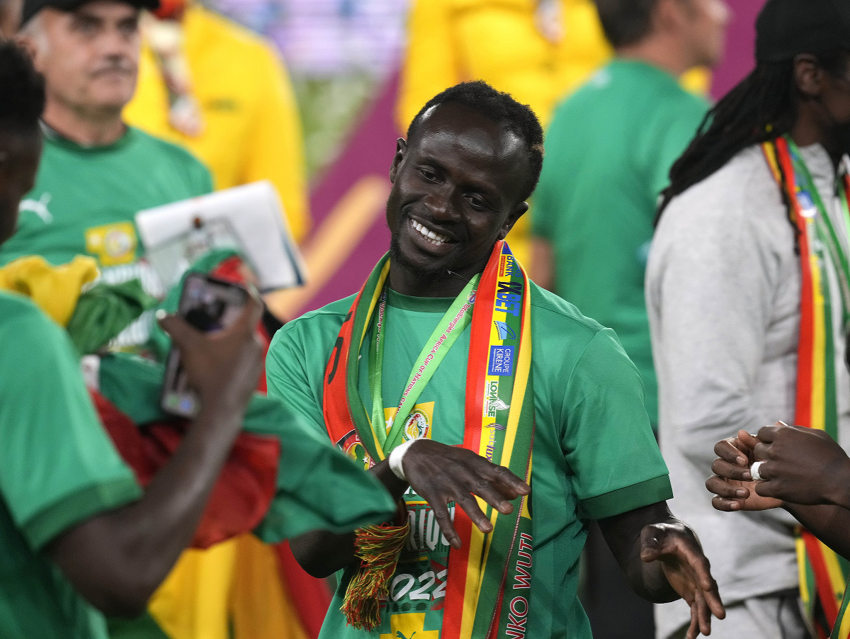 Sadio Mané počas osláv triumfu v Africkom pohári národov
