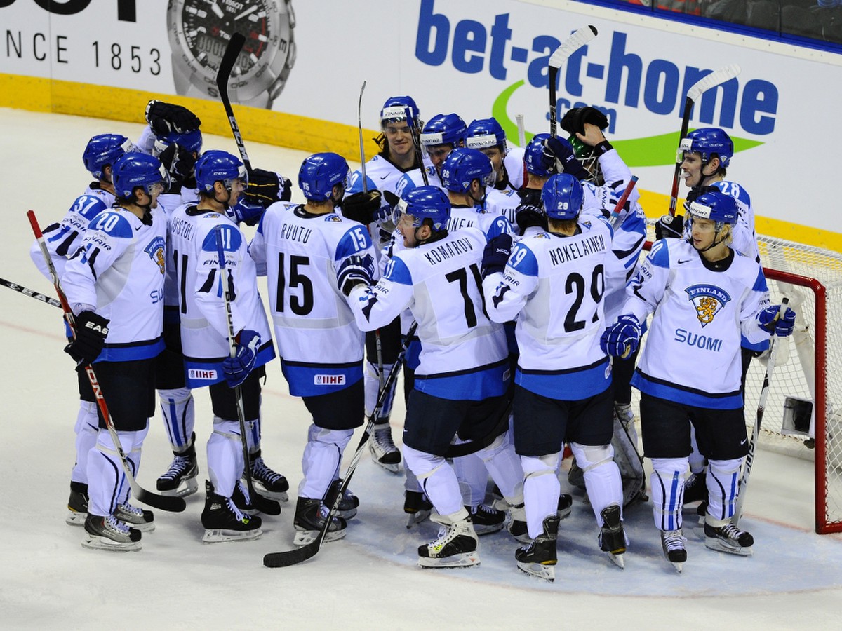 Fíni oslavujú postup do finále