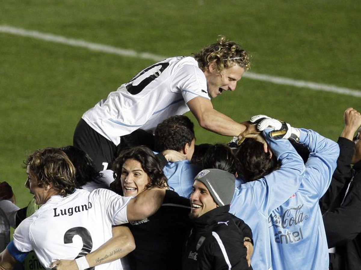 Diego Forlán na rozradostenom uruguajskom strapci