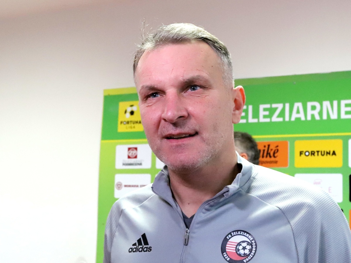 Na snímke hlavný tréner FK Železiarne Podbrezová Roman Skuhravý