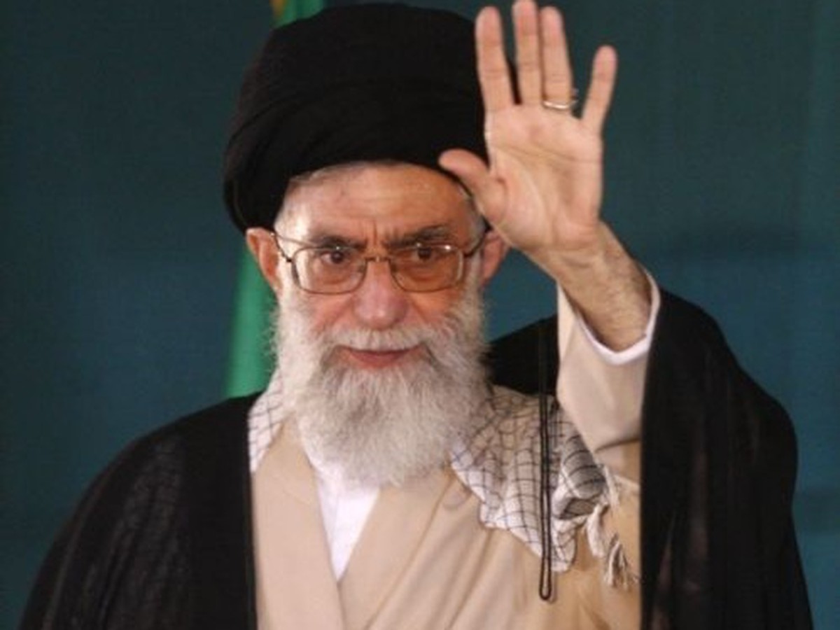 Alí Chameneí zmenu pohlavia dovolil