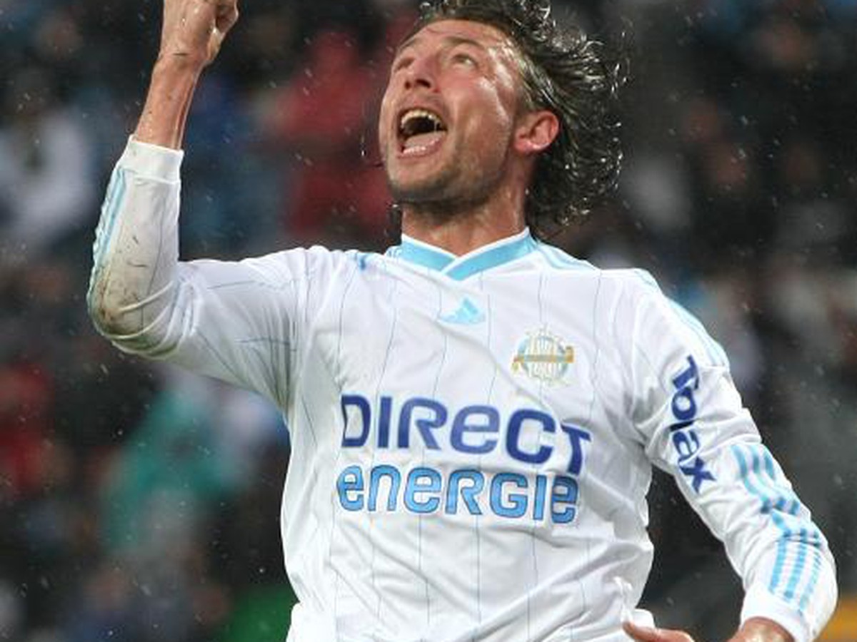 Gabriel Heinze sa teší po strelenom góle