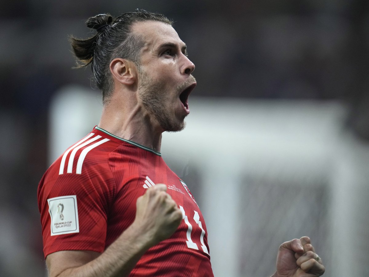 Futbalista Walesu Gareth Bale sa teší z gólu