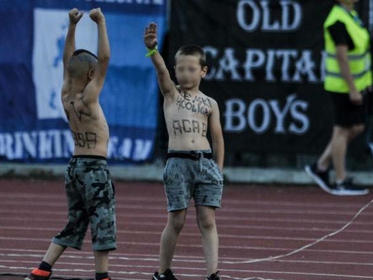 Malí hajlujúci fanúšikovia Levski Sofia 